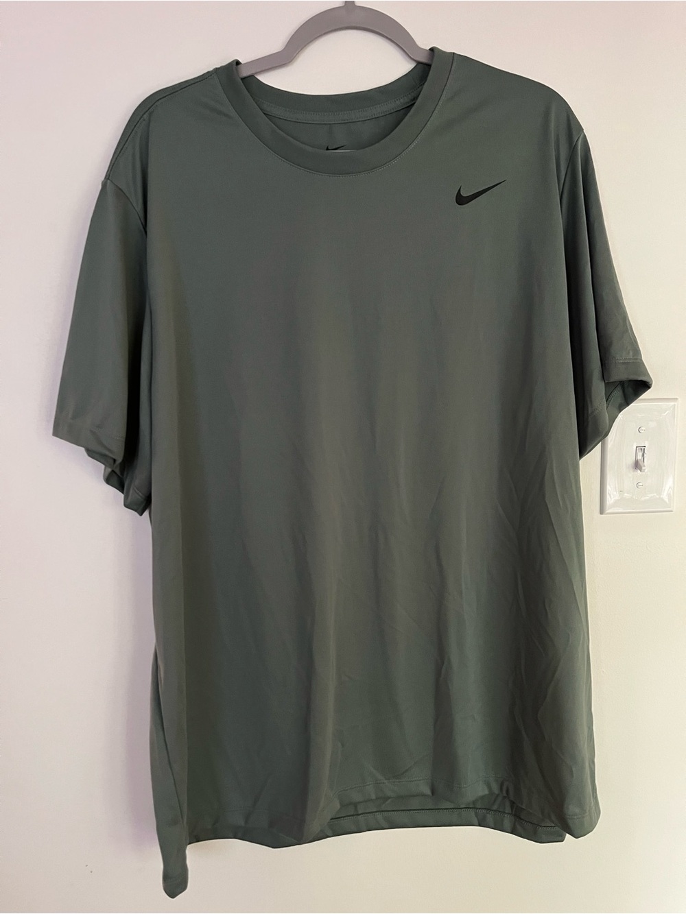The Nike Tee Sage Green Dri-FIT Crew Neck NWOT